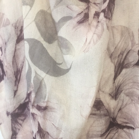 Beautiful Long ladies scarf H&M buy one get 2 free - Picture 2 of 12